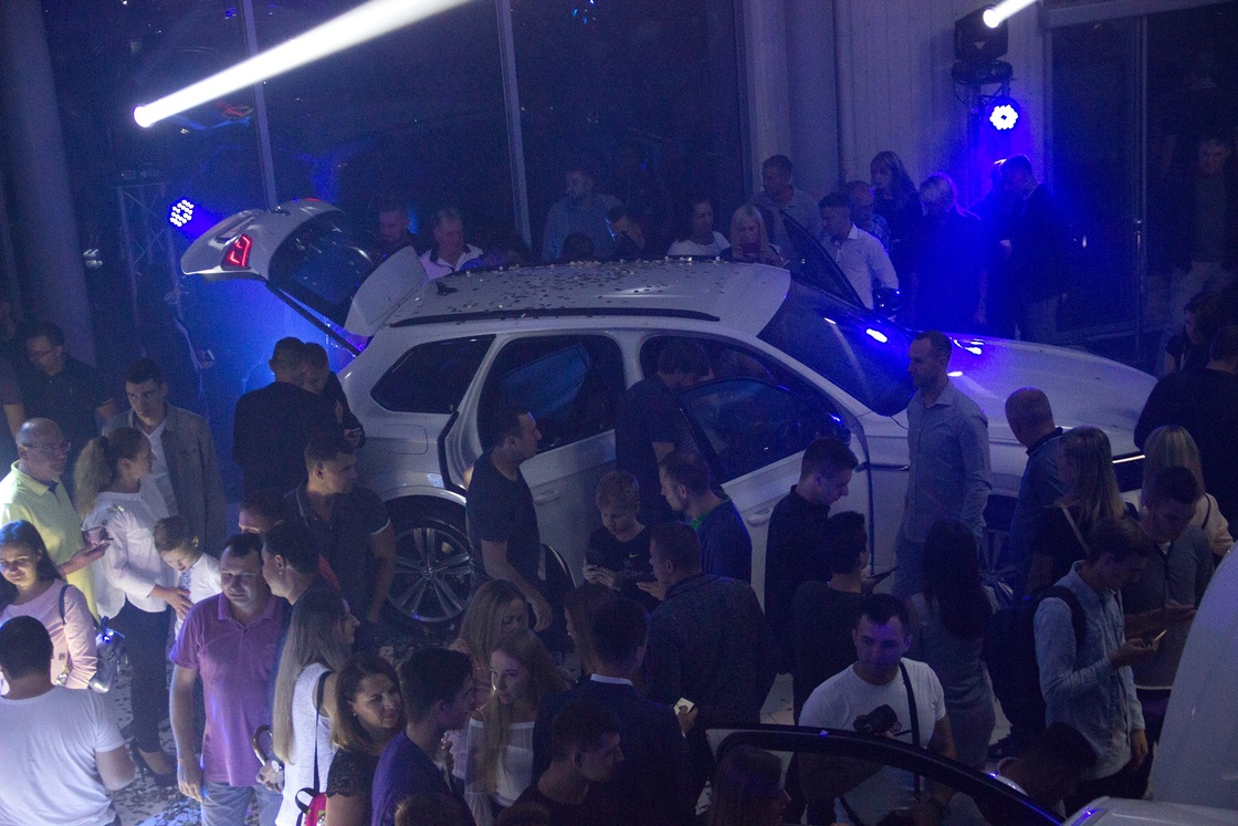 Volkswagen Touareg.jpg